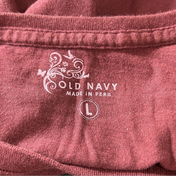 Old Navy Girls Graphic T-shirt Short Sleeve Skull Crossbones Burgundy Size Large - Picture 3 of 7